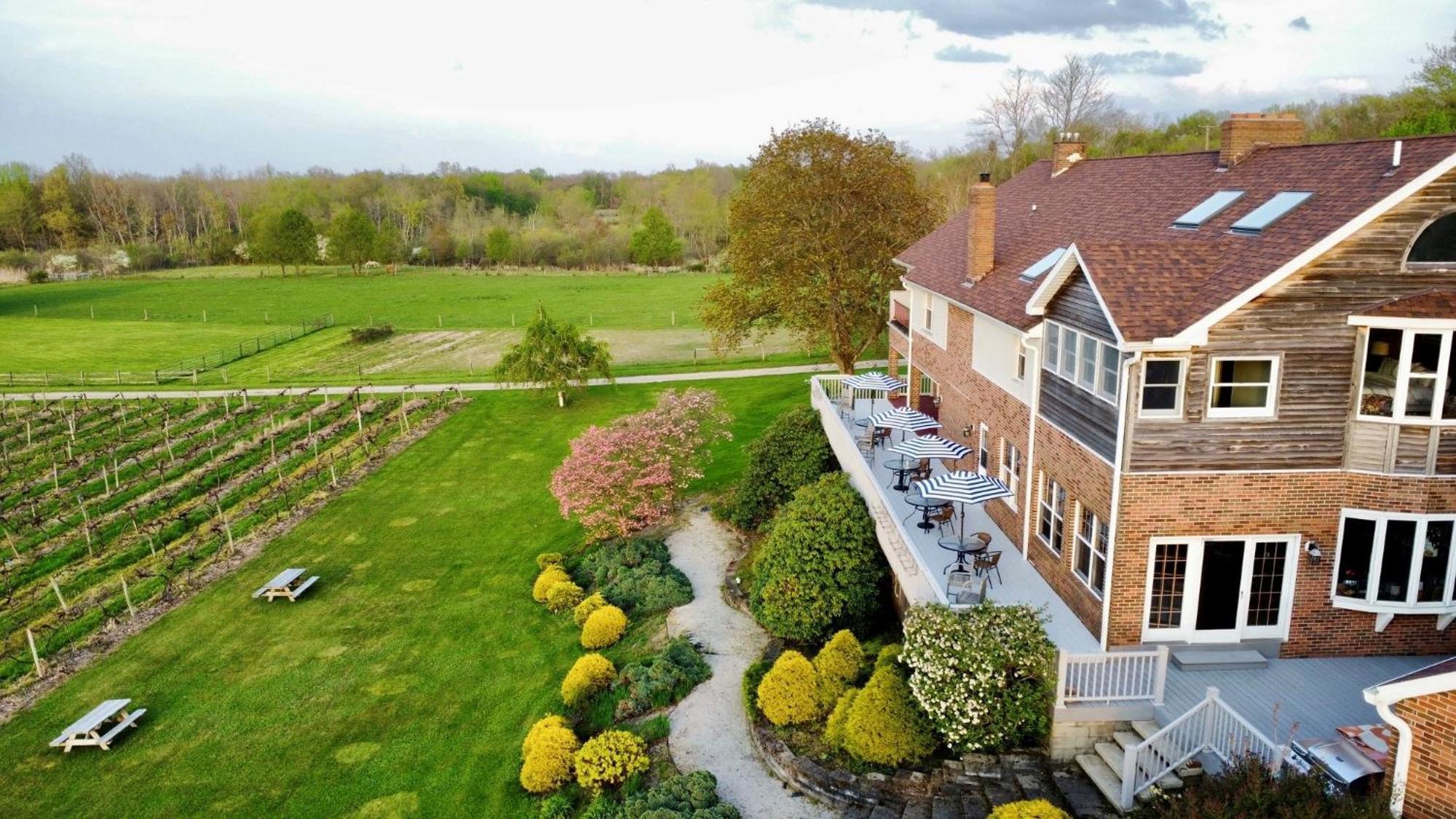 Warner-Concord Farms Bed & Breakfast Geneva Экстерьер фото