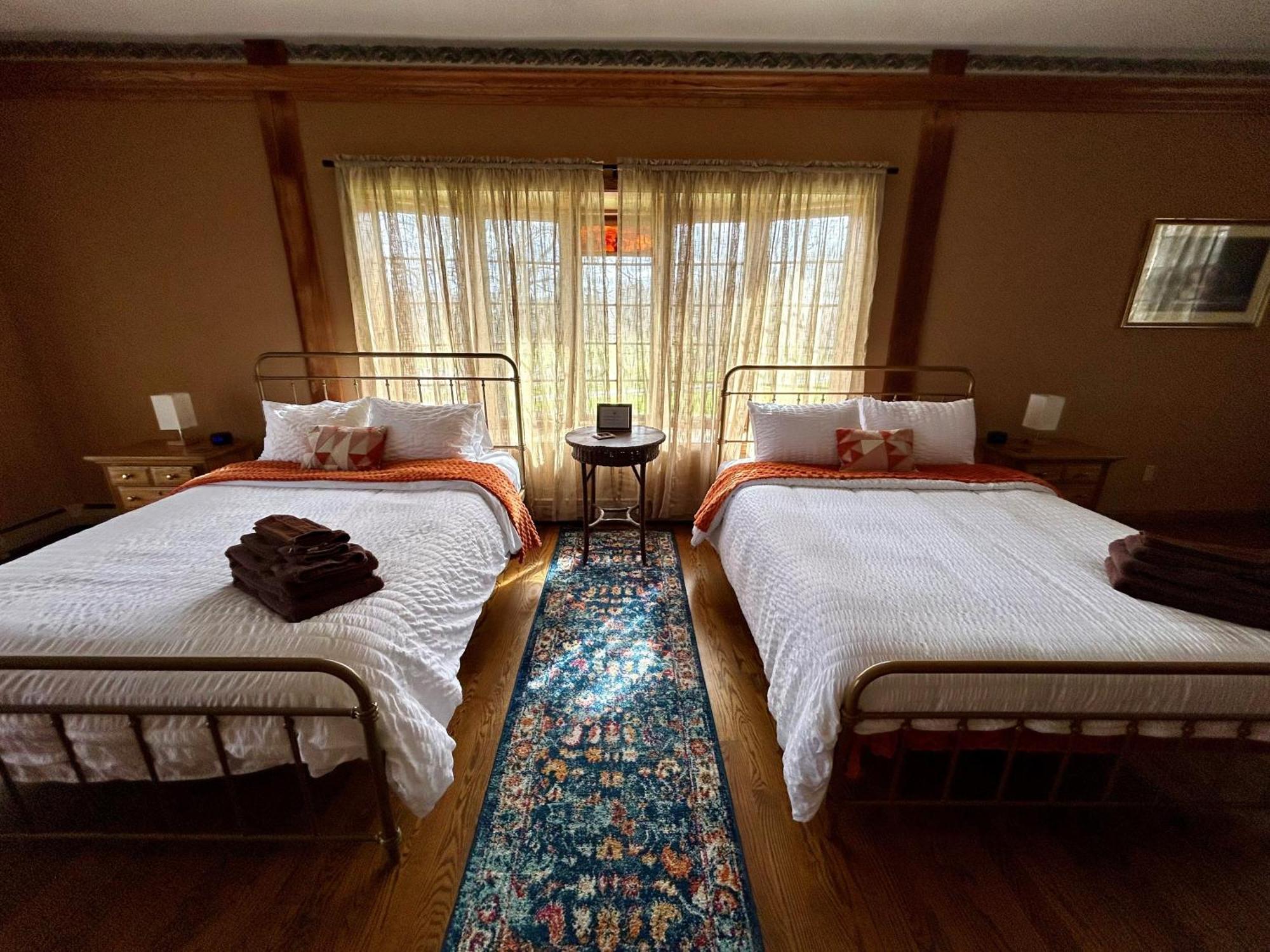 Warner-Concord Farms Bed & Breakfast Geneva Экстерьер фото