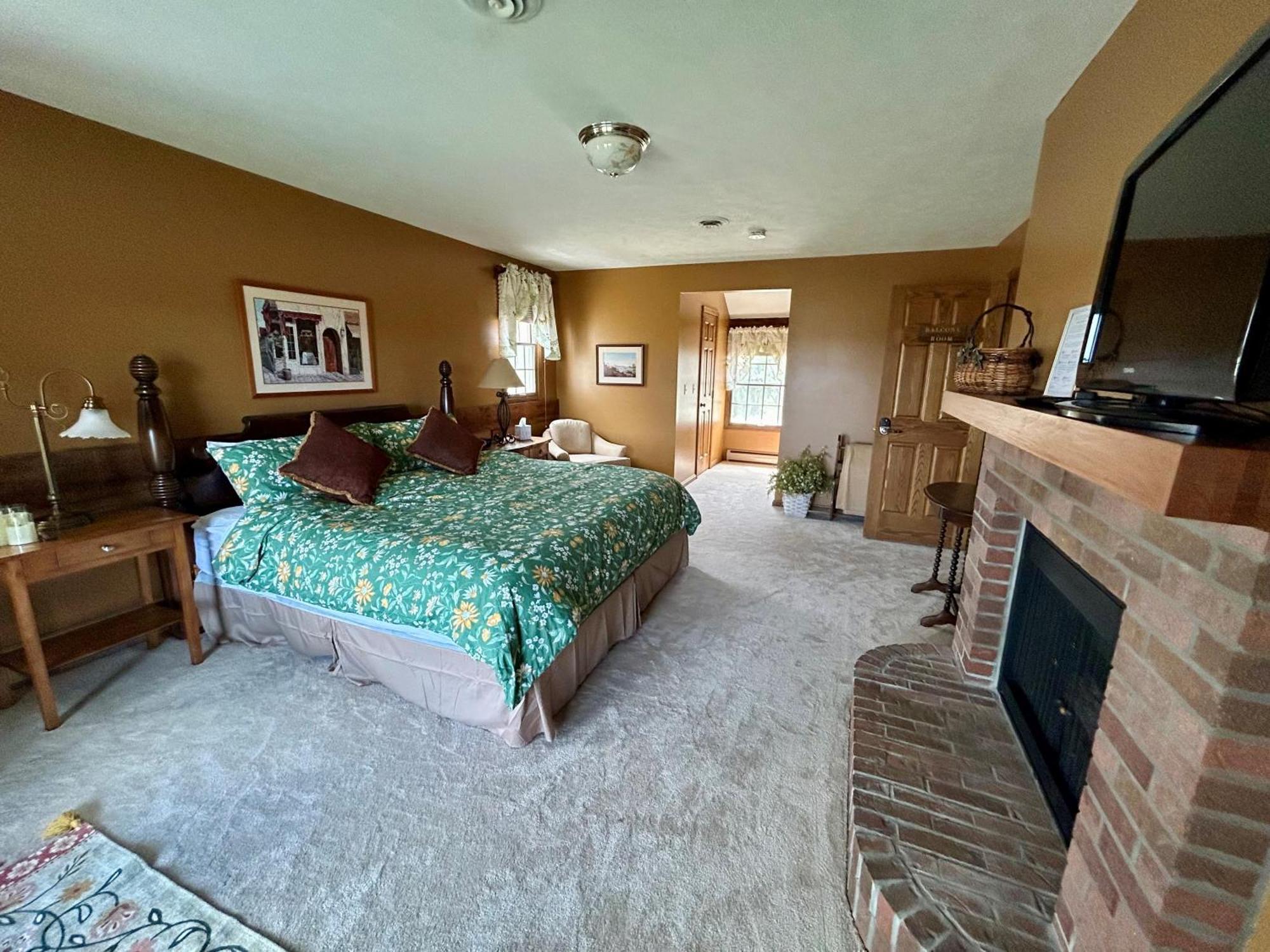 Warner-Concord Farms Bed & Breakfast Geneva Экстерьер фото